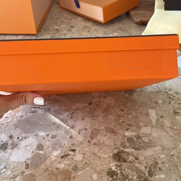 Hermes belt box with ribbon! - Picture 4 of 7